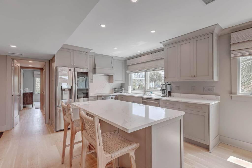 New Listing! Seagrove Villa 3A - Luxurious Ocean View! Isle of Palms Eksteriør bilde