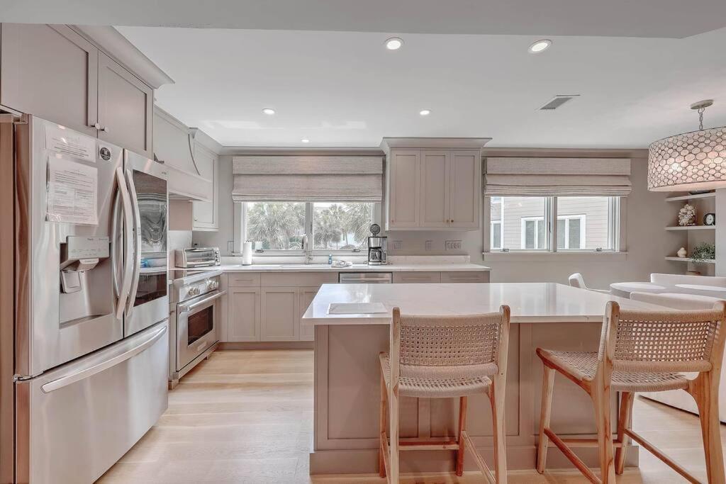 New Listing! Seagrove Villa 3A - Luxurious Ocean View! Isle of Palms Eksteriør bilde