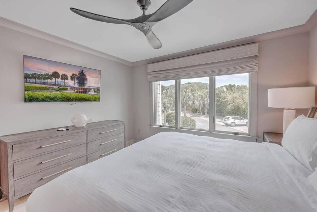 New Listing! Seagrove Villa 3A - Luxurious Ocean View! Isle of Palms Eksteriør bilde